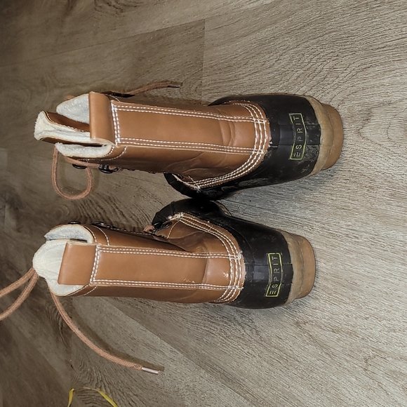 Boots - Picture 2 of 5